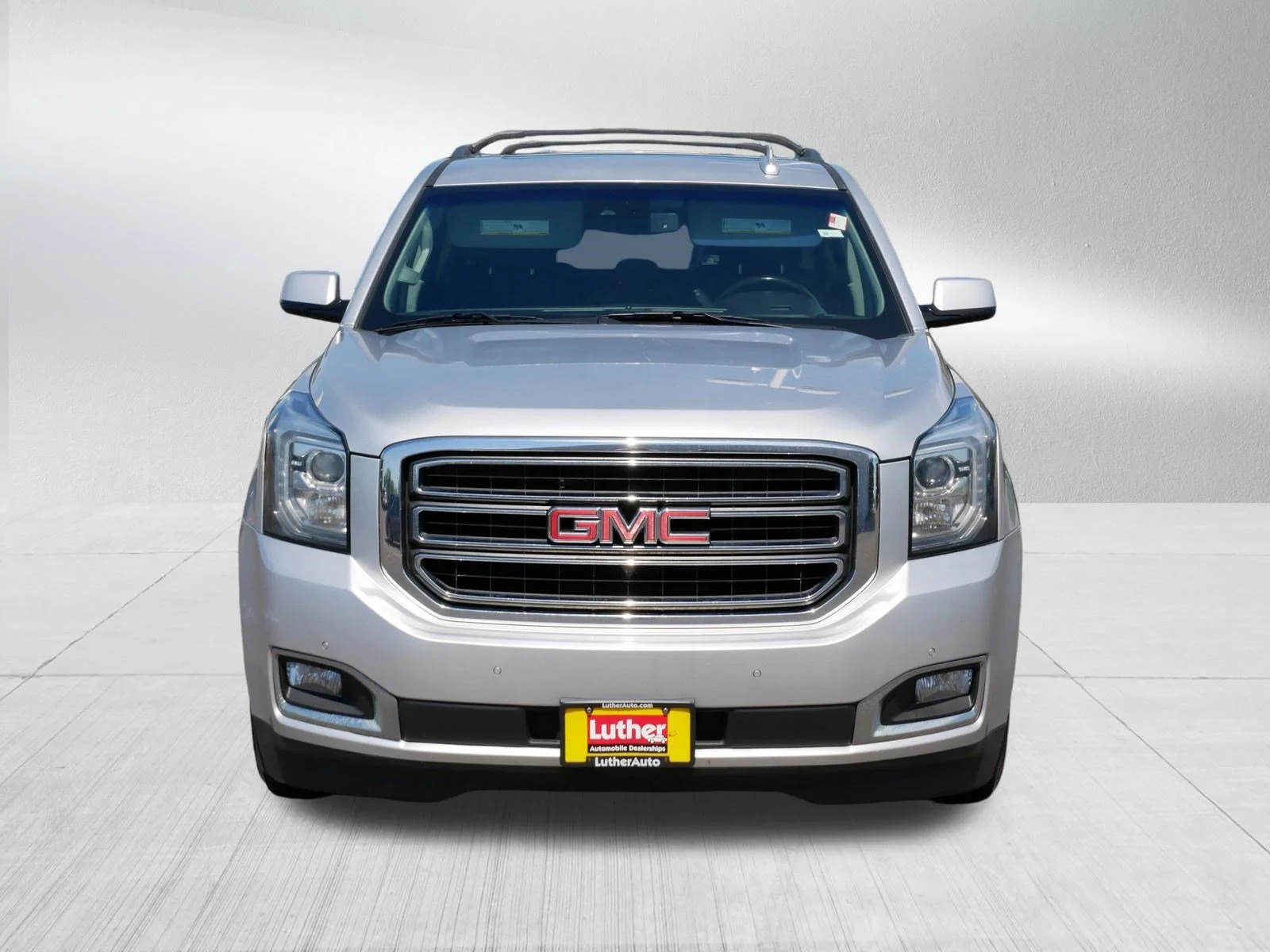 Used 2018 GMC Yukon XL SLT with VIN 1GKS2GKC1JR302742 for sale in Hopkins, MN