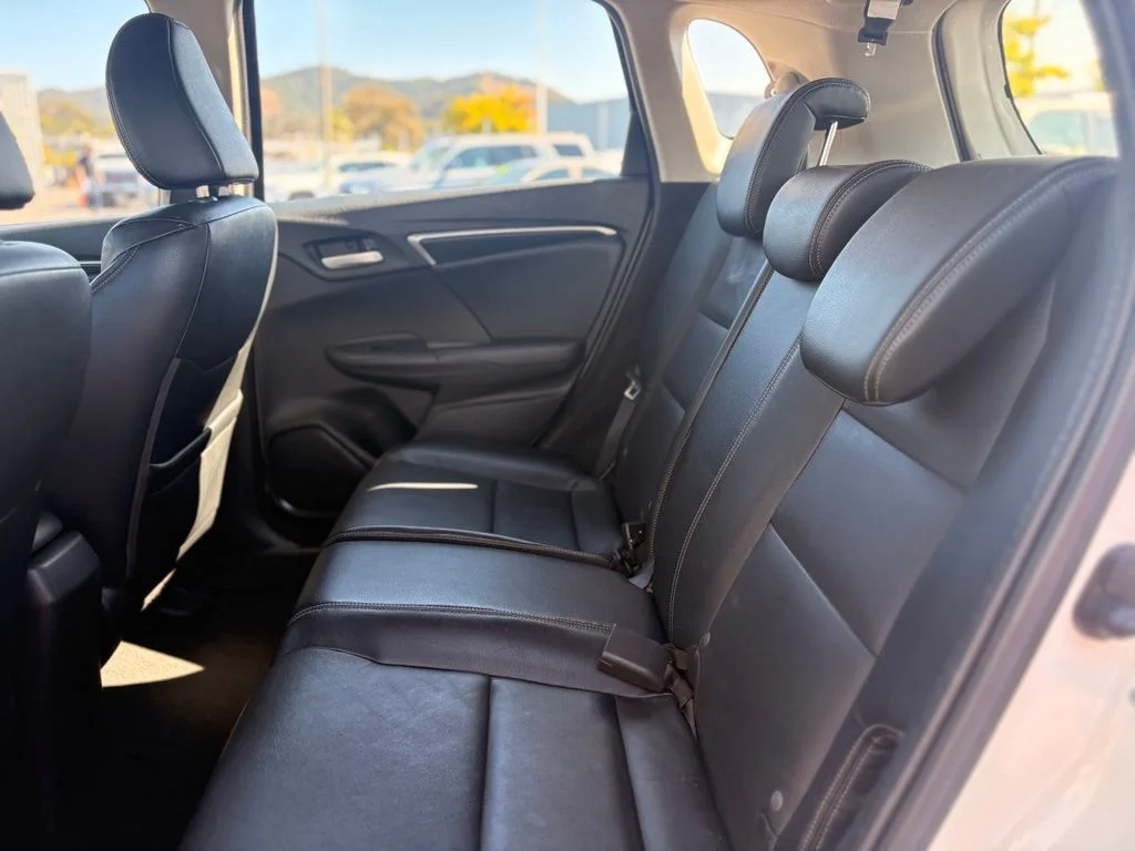 Used 2017 White Honda EX-L image 20