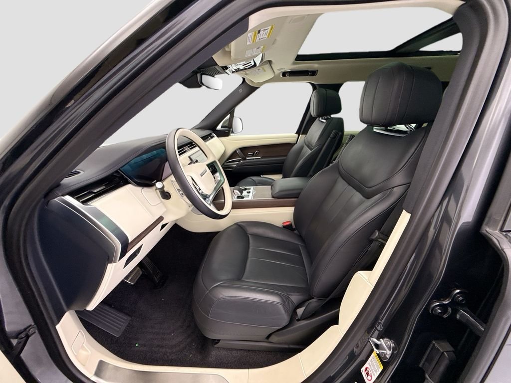 Used 2023 Carpathian Gray Premium Metallic Land Rover SE image 18