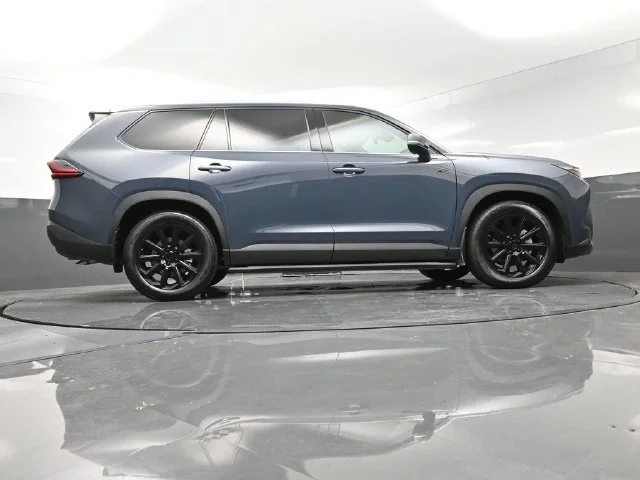 Used 2025 White Toyota XLE image 36