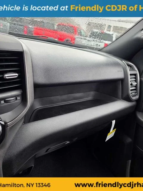 New 2026 Diamond Black Crystal Pearl-Coat Exterior Paint RAM Tradesman image 20