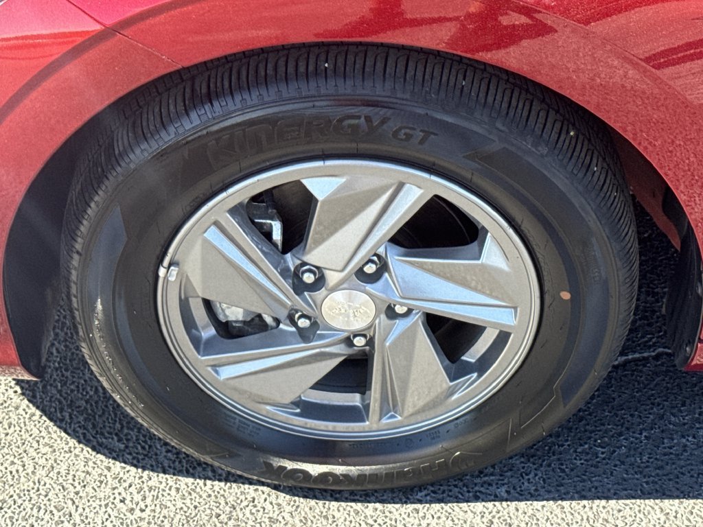 Used 2025 Red Hyundai SE image 11