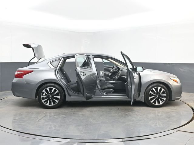 Used 2018 Gray Nissan 2.5 SV image 48