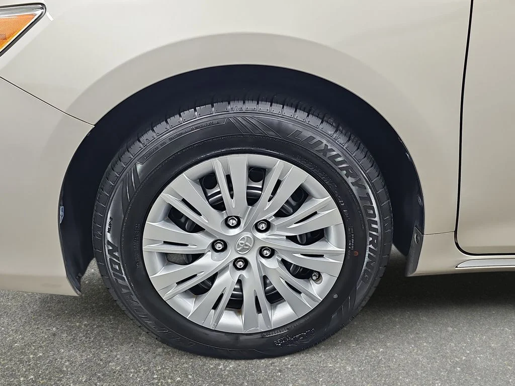 Used 2013 Beige Toyota LE image 32