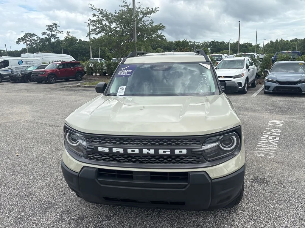 Used 2025 Beige Ford Big Bend image 2