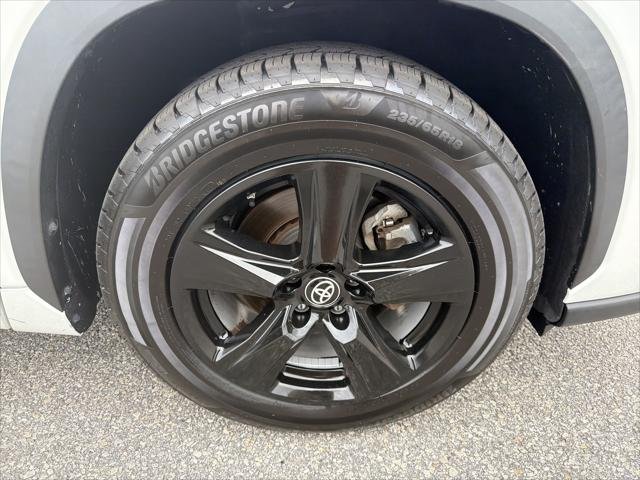 Certified Used 2024 WIND CHILL PEARL Toyota LE image 22