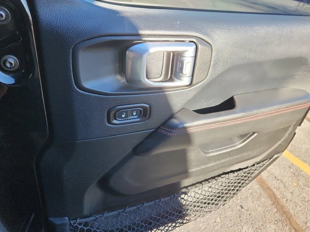 Used 2024 Black Clearcoat Jeep High Altitude image 14