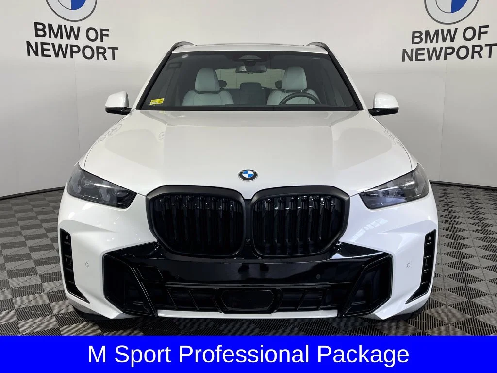 Certified Used 2026 White Metallic BMW xDrive40i image 7