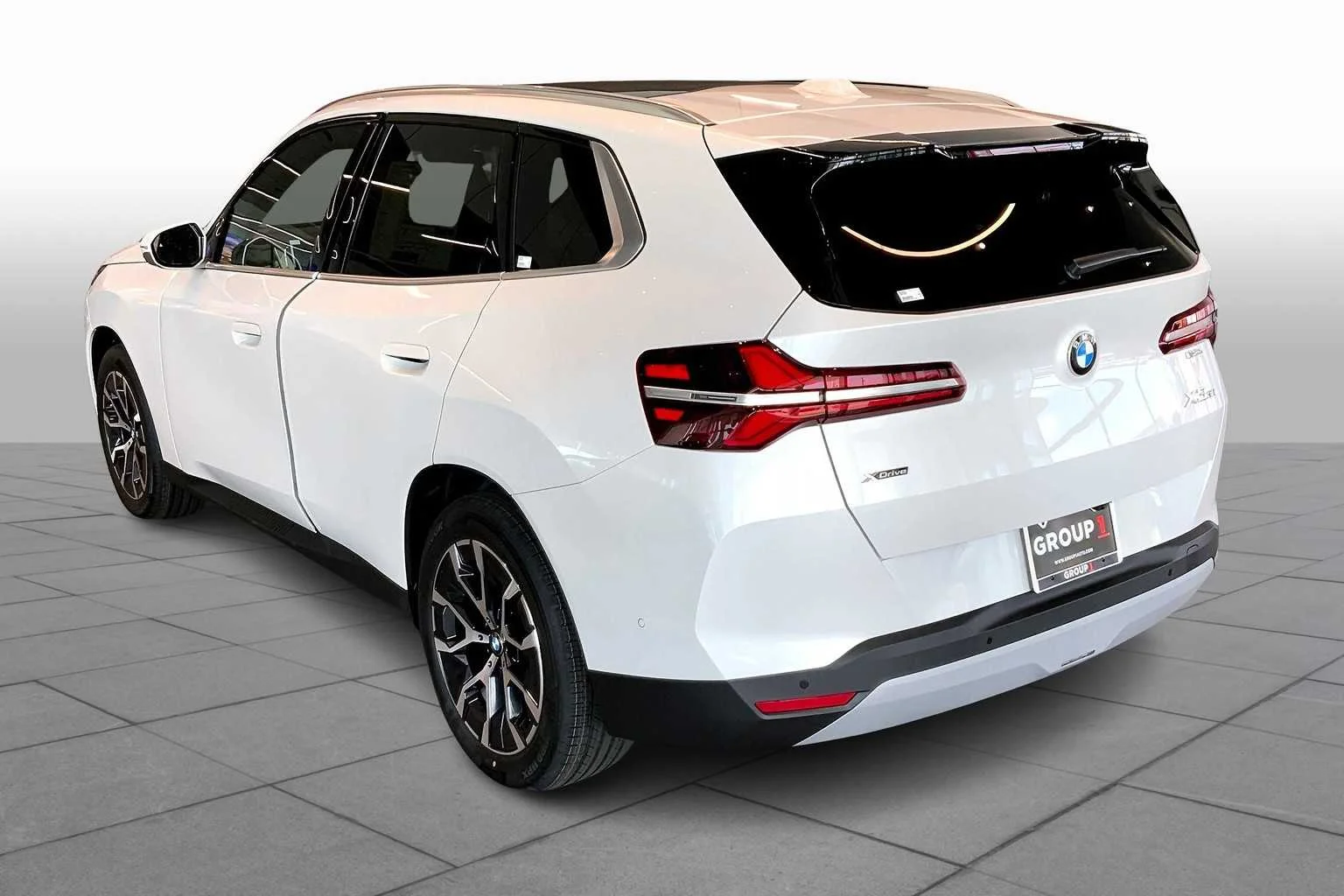 New 2026 Mineral White Metallic BMW 30 xDrive image 11