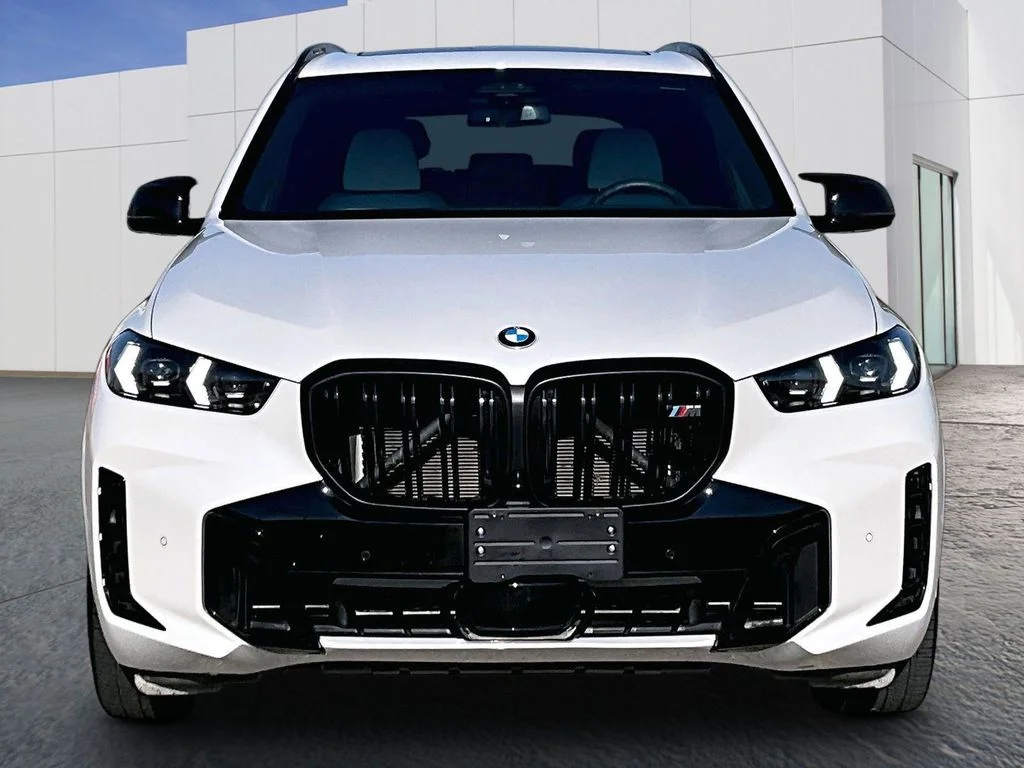 Used 2026 White BMW M60i image 10