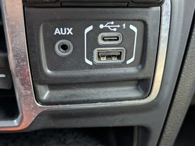 Used 2020 Silver Jeep Sport image 21