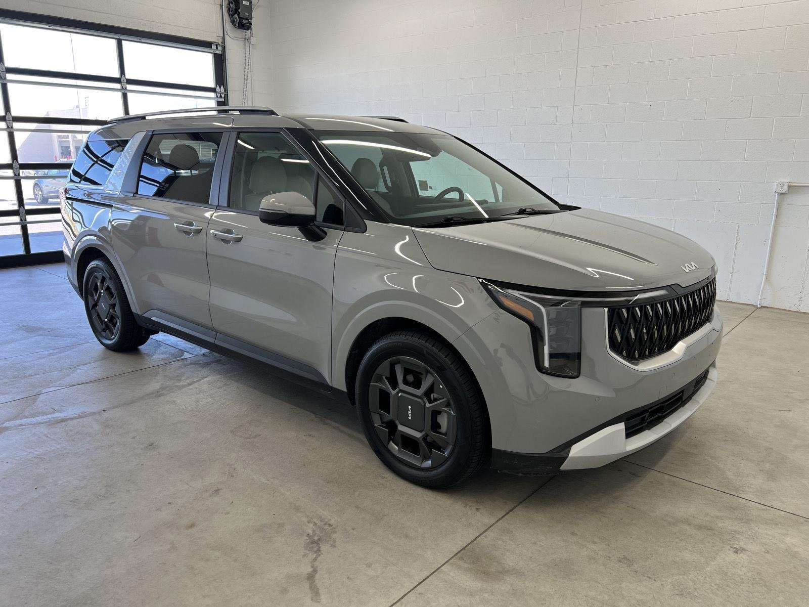 Used 2026 Ceramic Silver Kia EX image 5