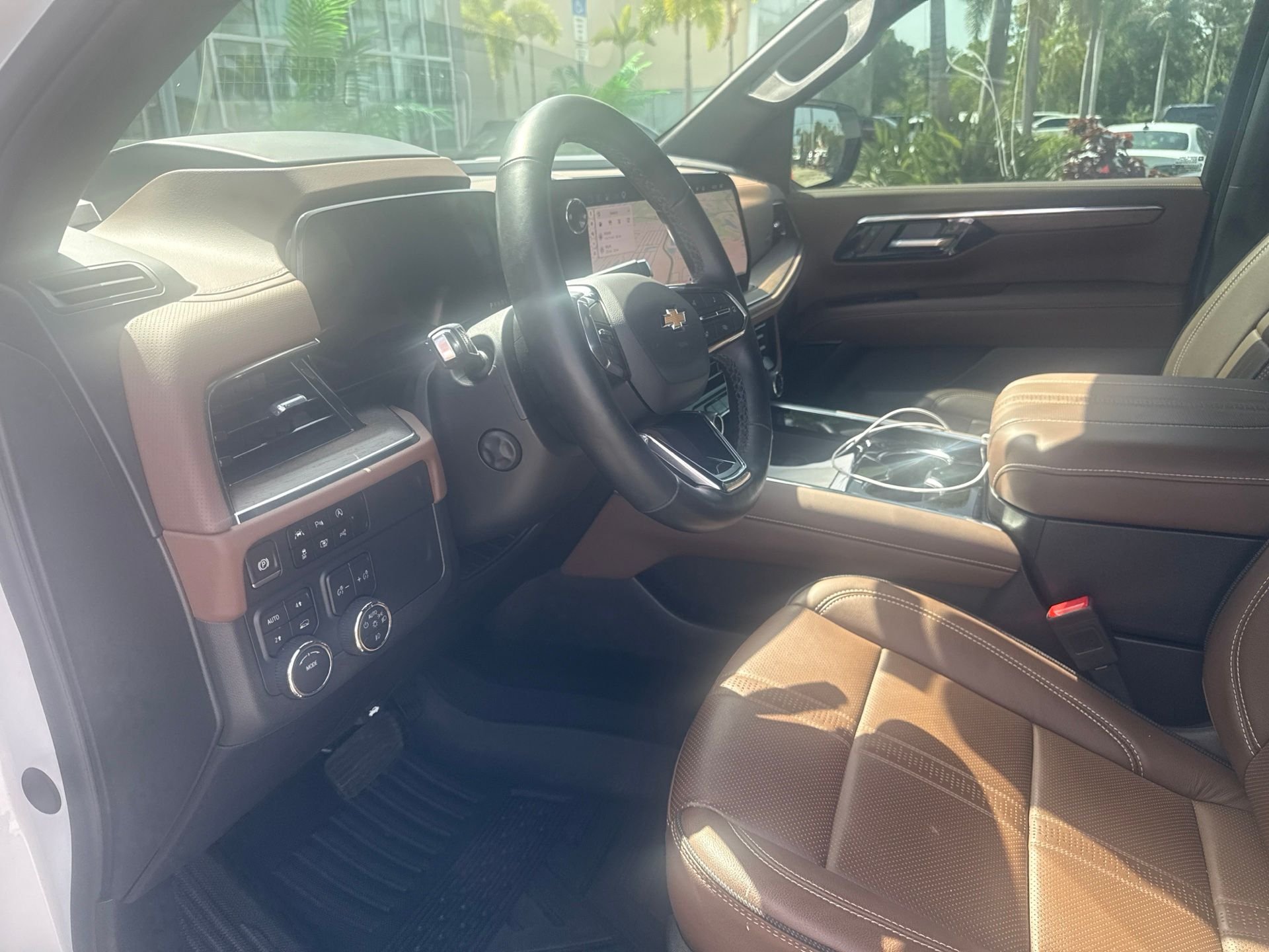Used 2025 Beige Chevrolet High Country image 5