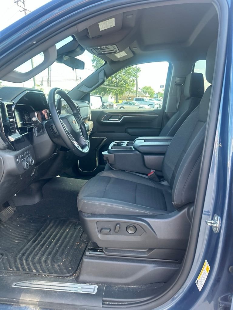 Used 2024 Blue Chevrolet LT image 10