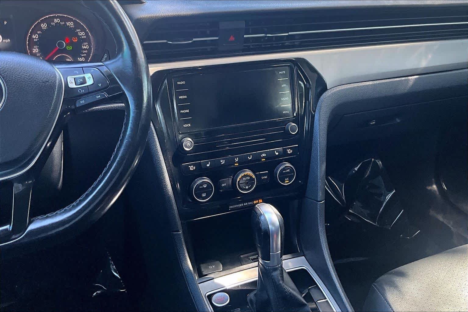 Pre-Owned 2020 Volkswagen Passat 2.0T SE