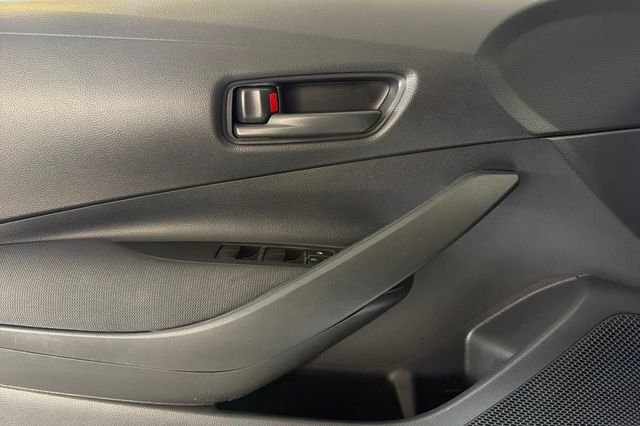 Used 2022 Wind Chill Pearl Toyota LE image 15