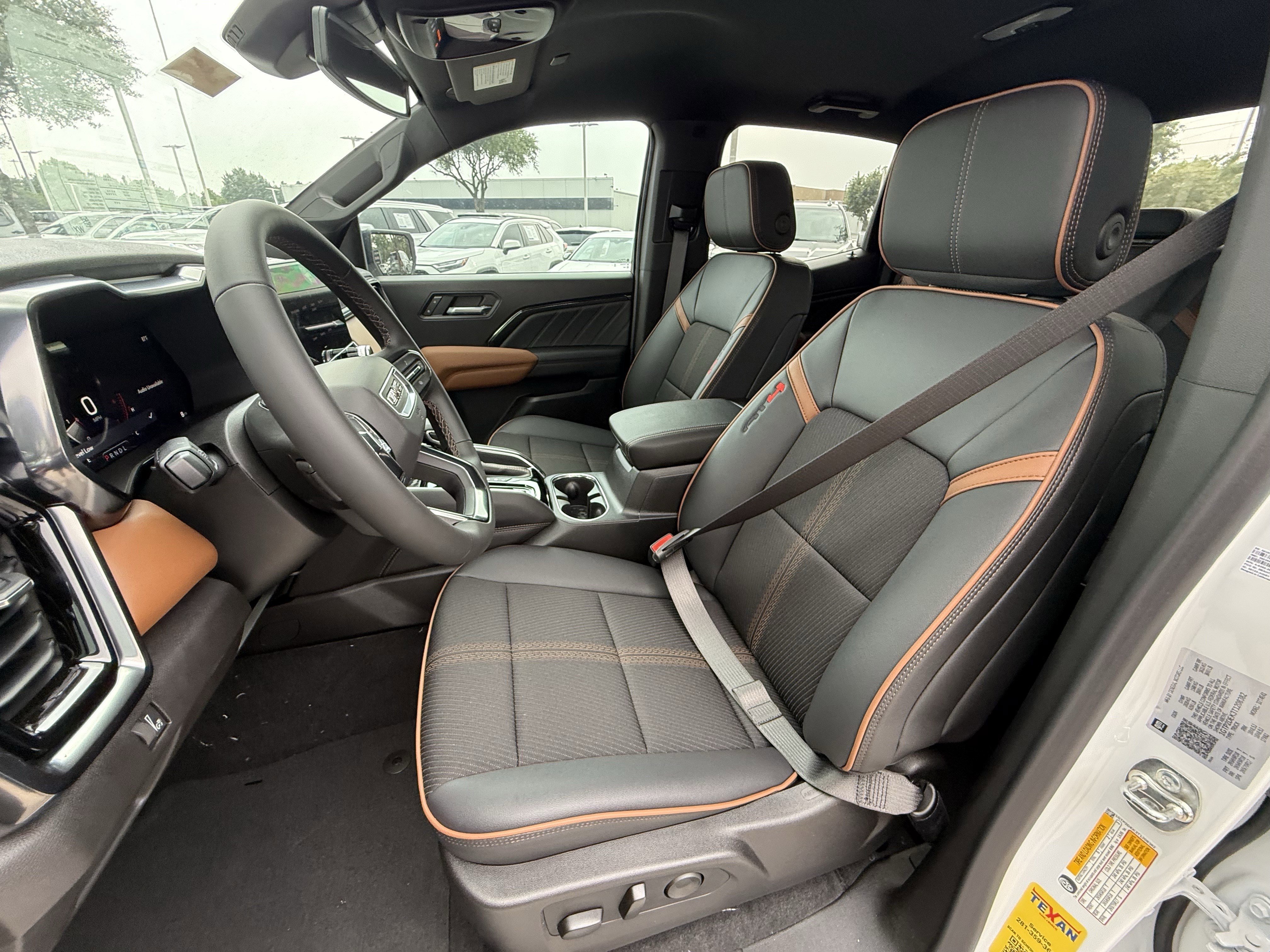 2026 GMC Canyon AT4 - Photo 16