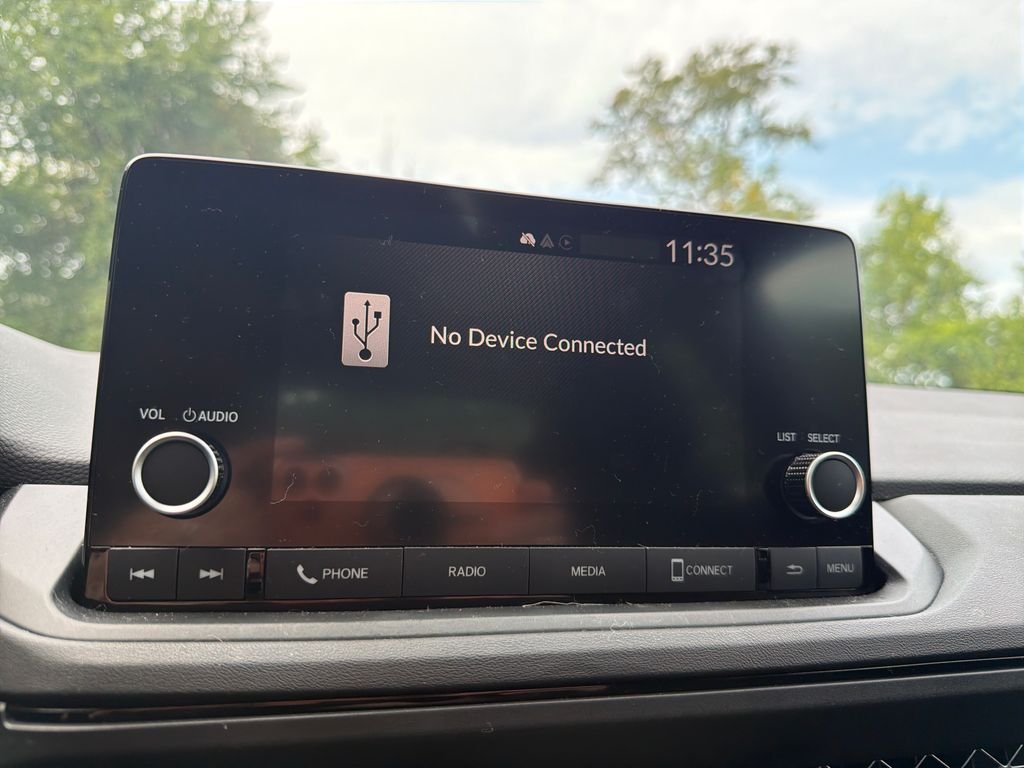 Used 2023 White Honda LX image 10