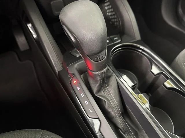 Used 2025 Summit White Chevrolet LT image 17
