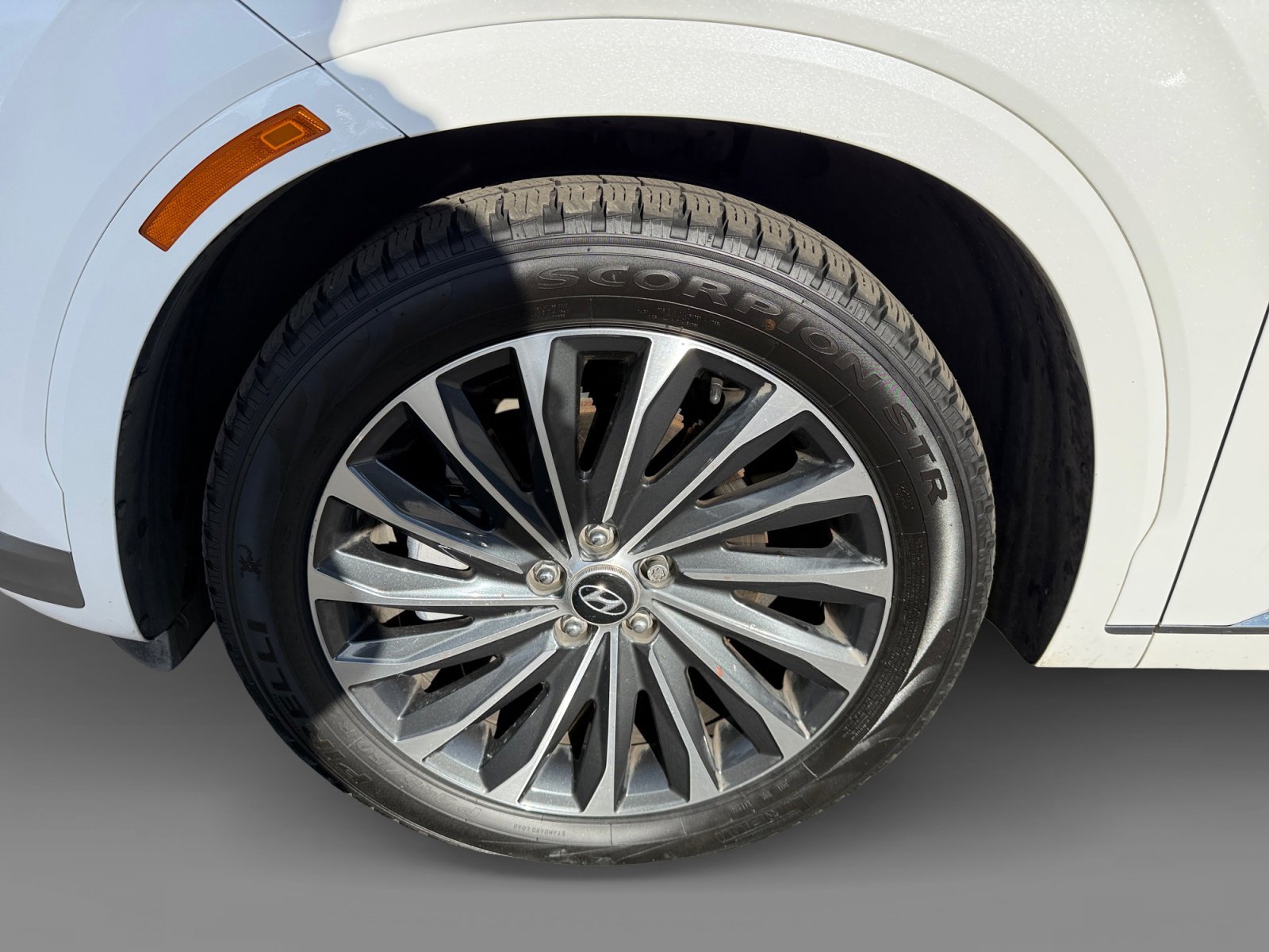 Used 2023 Hyper White Hyundai Calligraphy image 9