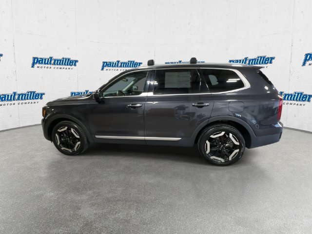 Used 2025 Gray Kia S image 7