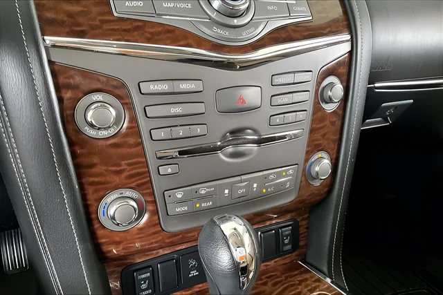 Used 2019 White Nissan SL image 23