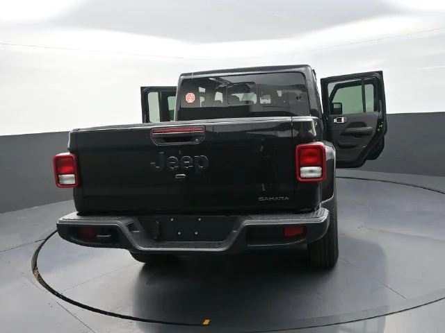 New 2026 Black Clear-Coat Exterior Paint Jeep Sahara image 33