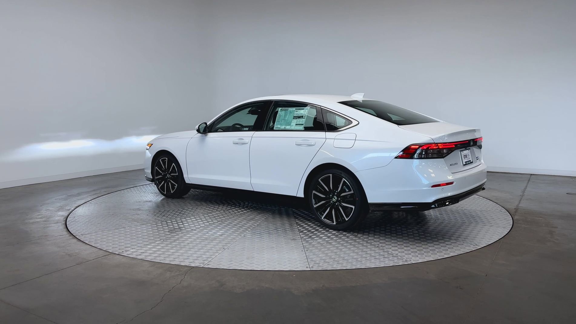New 2026 Platinum White Pearl Honda Touring image 6