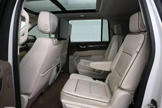 Used 2021 WHITE FROST TRICOAT GMC Denali image 21
