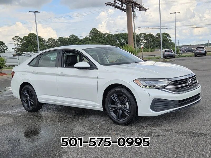 Used 2024 Opal White Volkswagen SE AUTO image 5