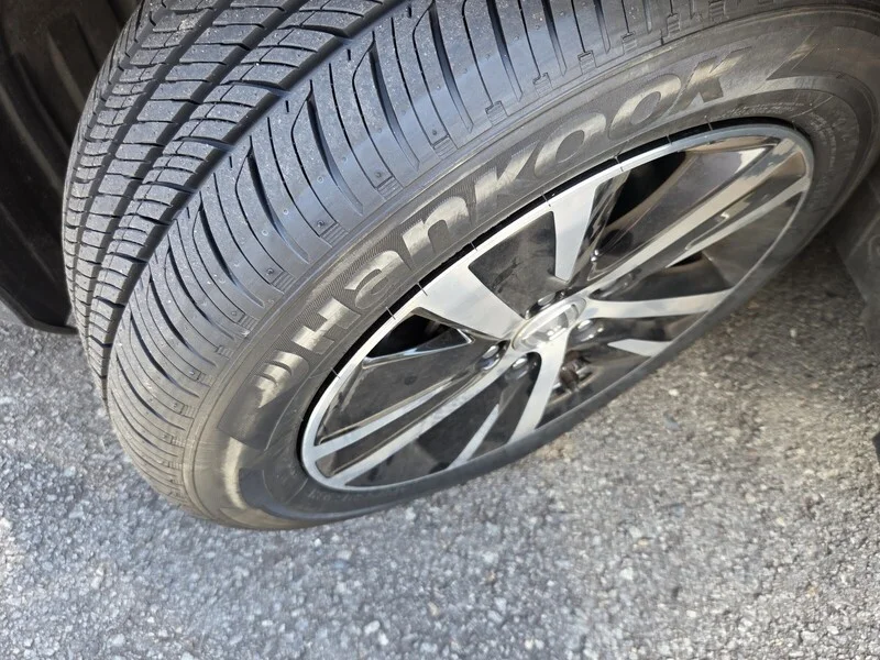 Used 2024 Meteorite Gray Metallic Honda LX image 7