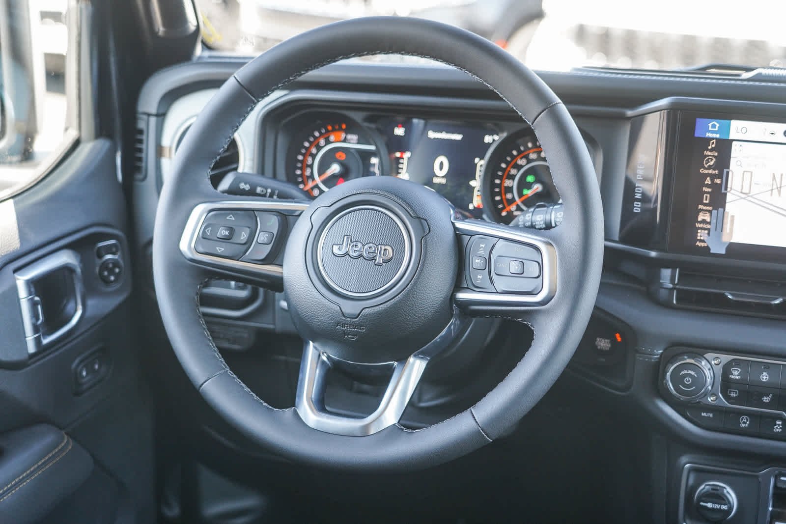 2025 Jeep Wrangler 4-Door Sahara - Photo 17