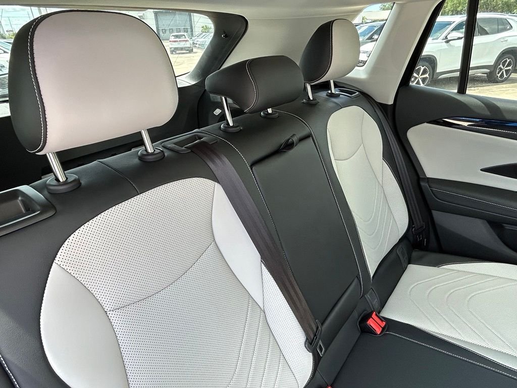 New 2026 Black Volkswagen 2.0T SE image 38