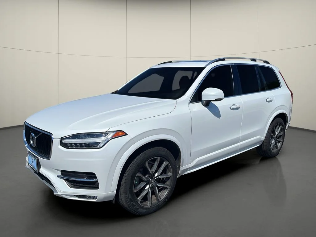 Used 2019 White Volvo T6 Momentum image 3