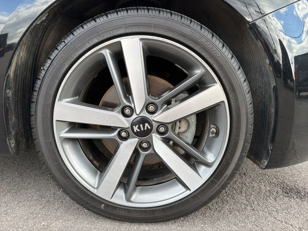 Used 2017 Black Kia EX image 10