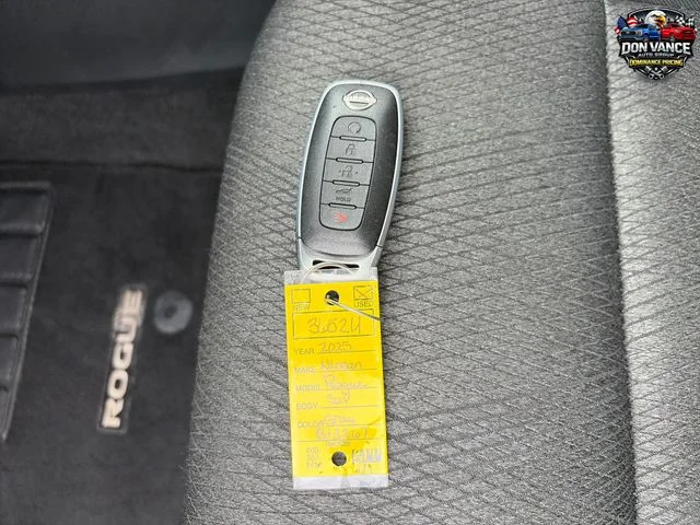Used 2025 Gray Nissan SV image 27