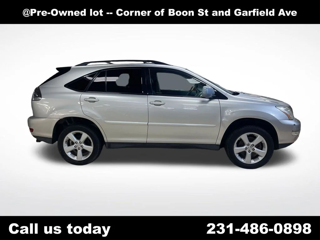 Used 2004  Lexus 330 image 7