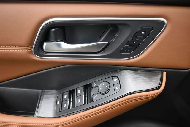 New 2026 Black Nissan Platinum image 17