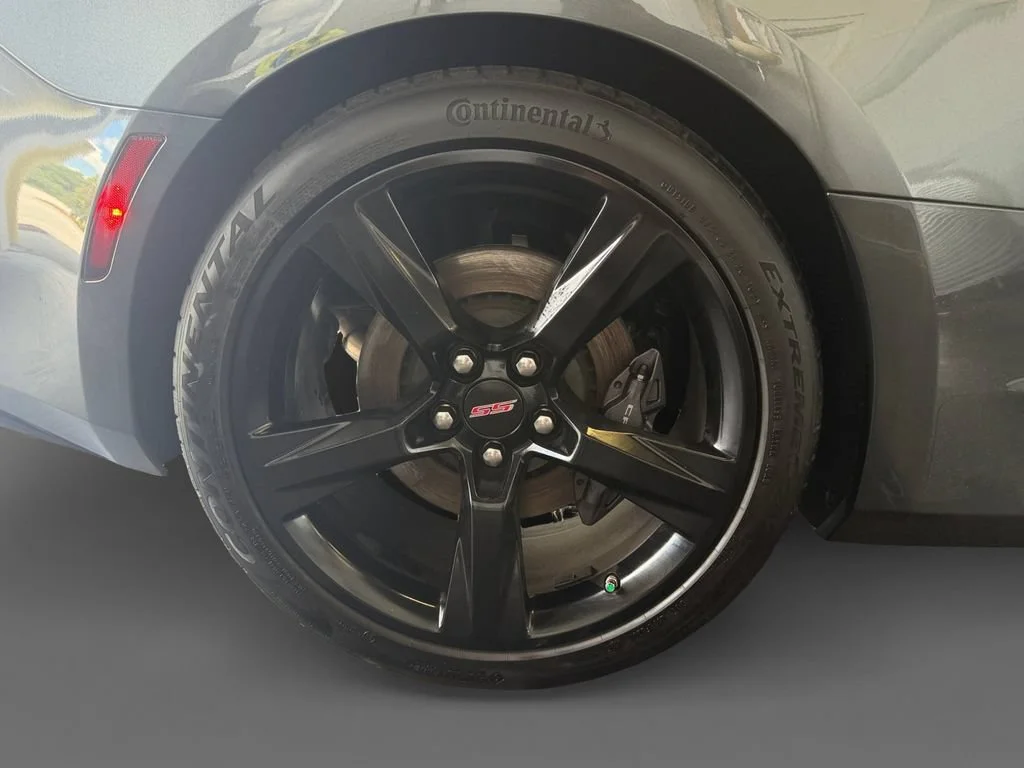 Used 2018 NIGHTFALL GRAY METALLIC Chevrolet 2SS image 11