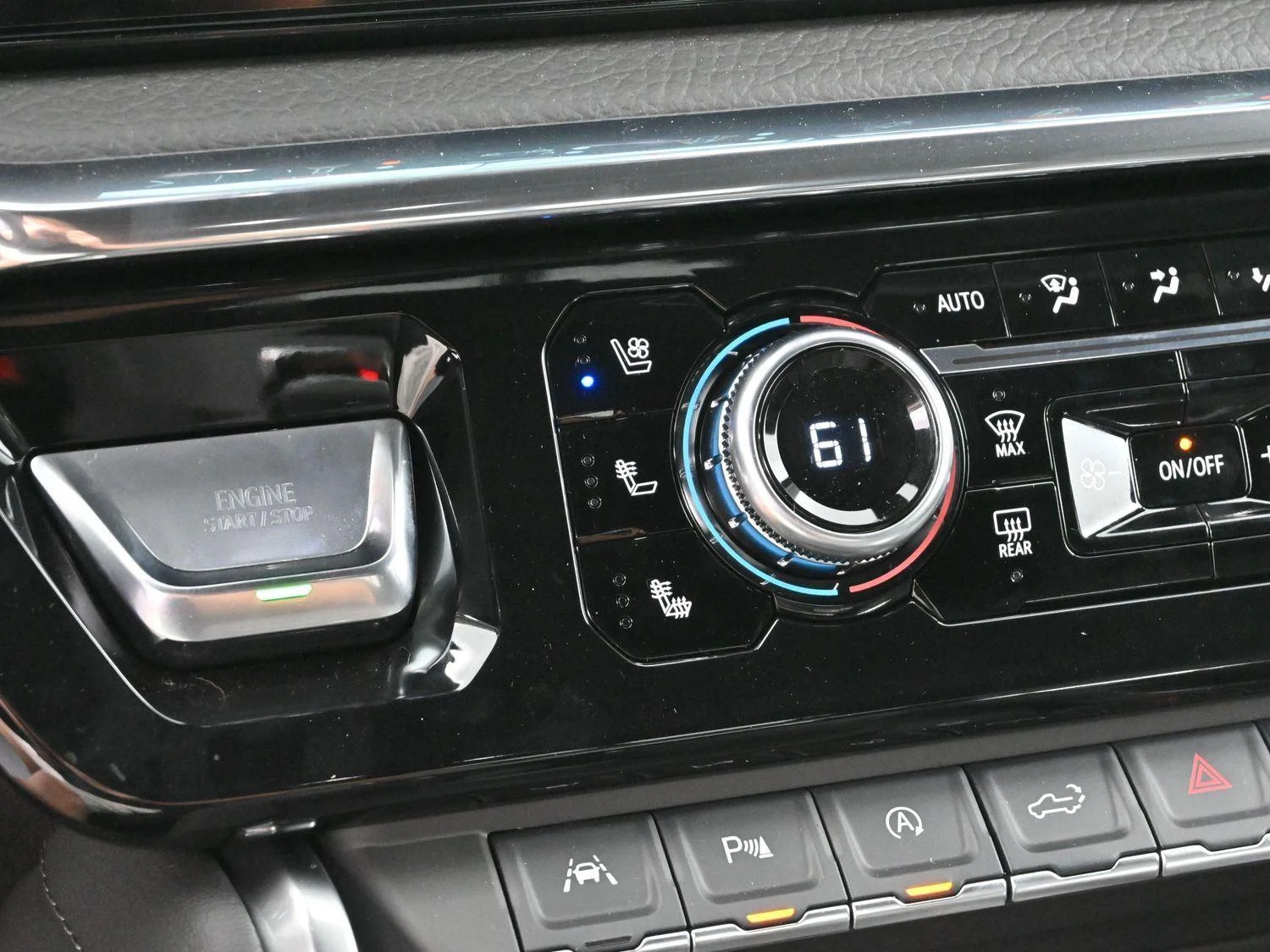 Used 2025 Onyx Black GMC Denali image 23