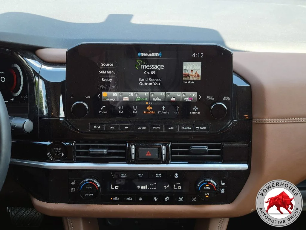 Used 2025 White Nissan Platinum image 24