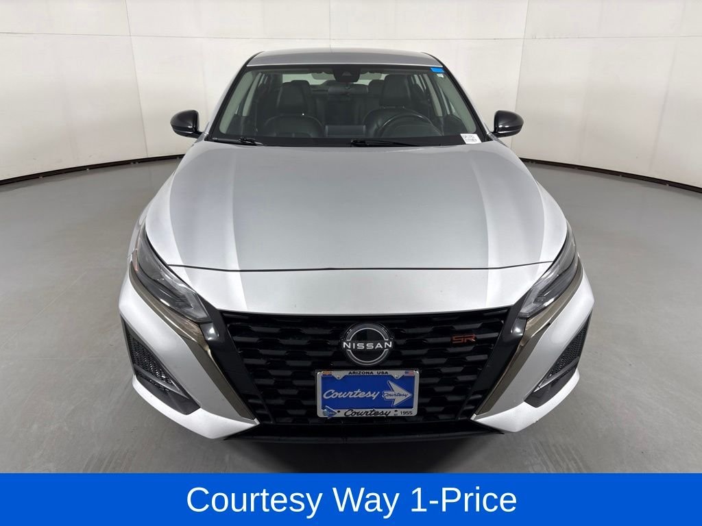 Used 2024 Silver Nissan 2.5 SR image 4