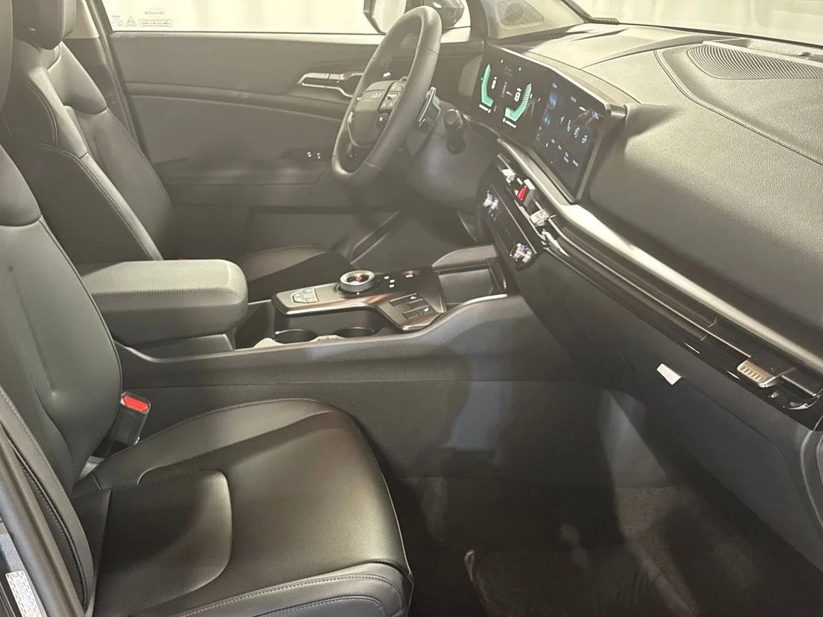 New 2026 Fusion Black Kia EX image 31