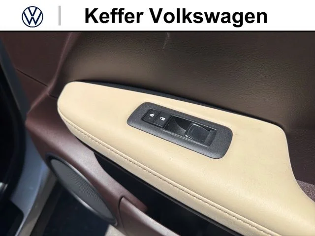 Used 2017  Lexus 350 image 28