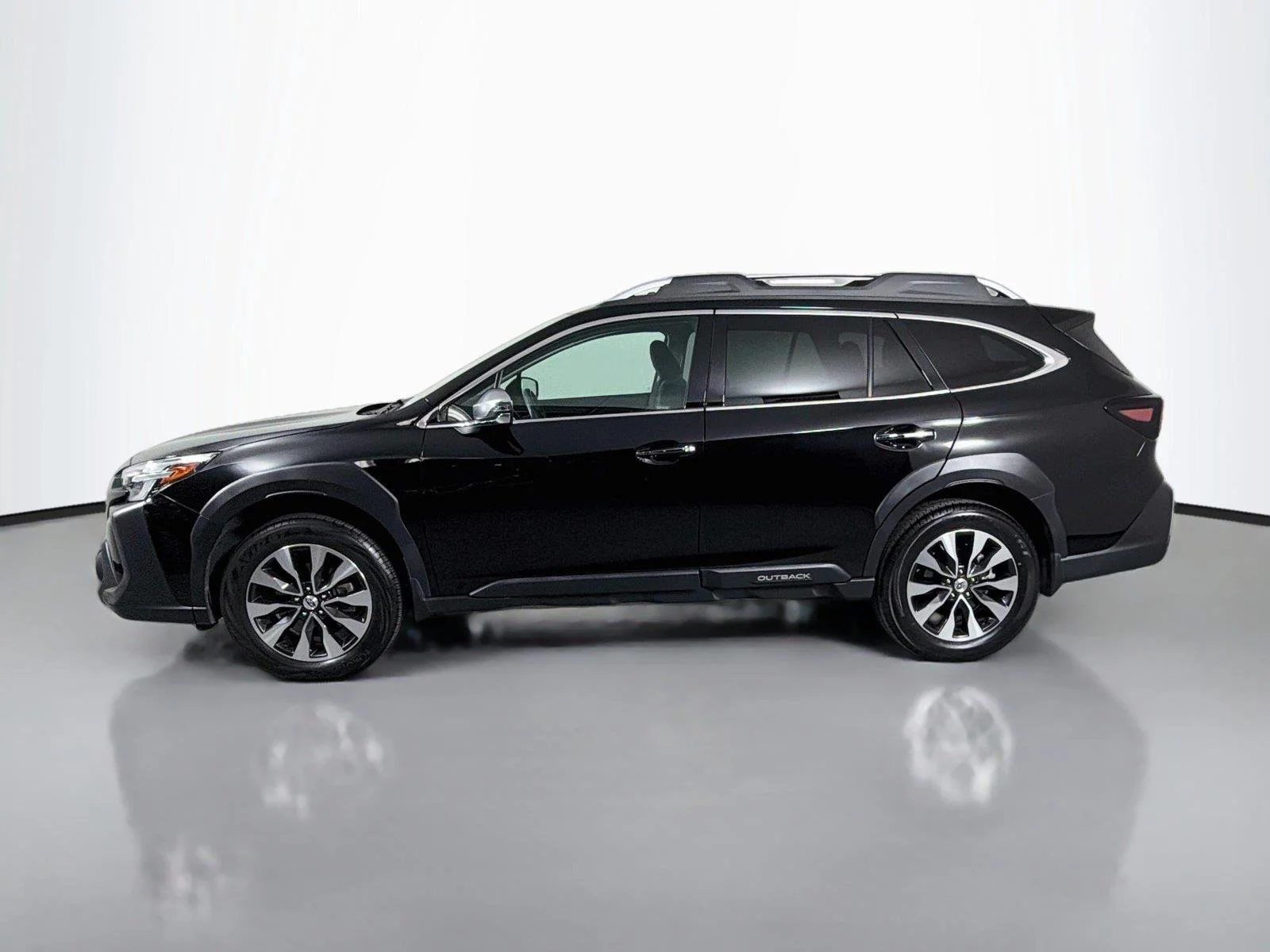 Used 2024 Crystal Black Silica Subaru Touring image 8