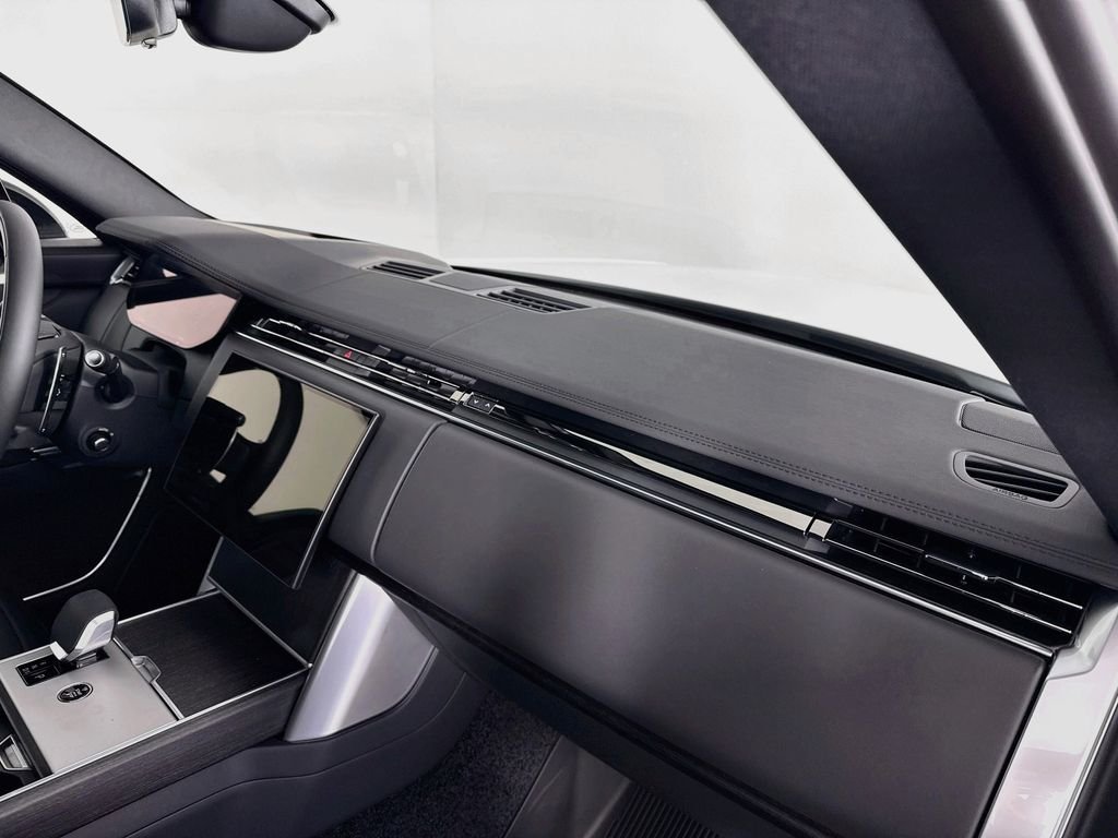 New 2026 Fuji White Land Rover SE image 31