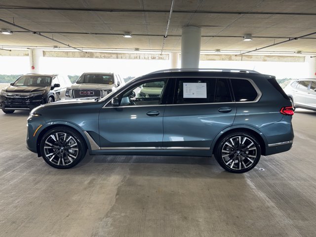 Used 2025 Blue BMW xDrive40i image 7