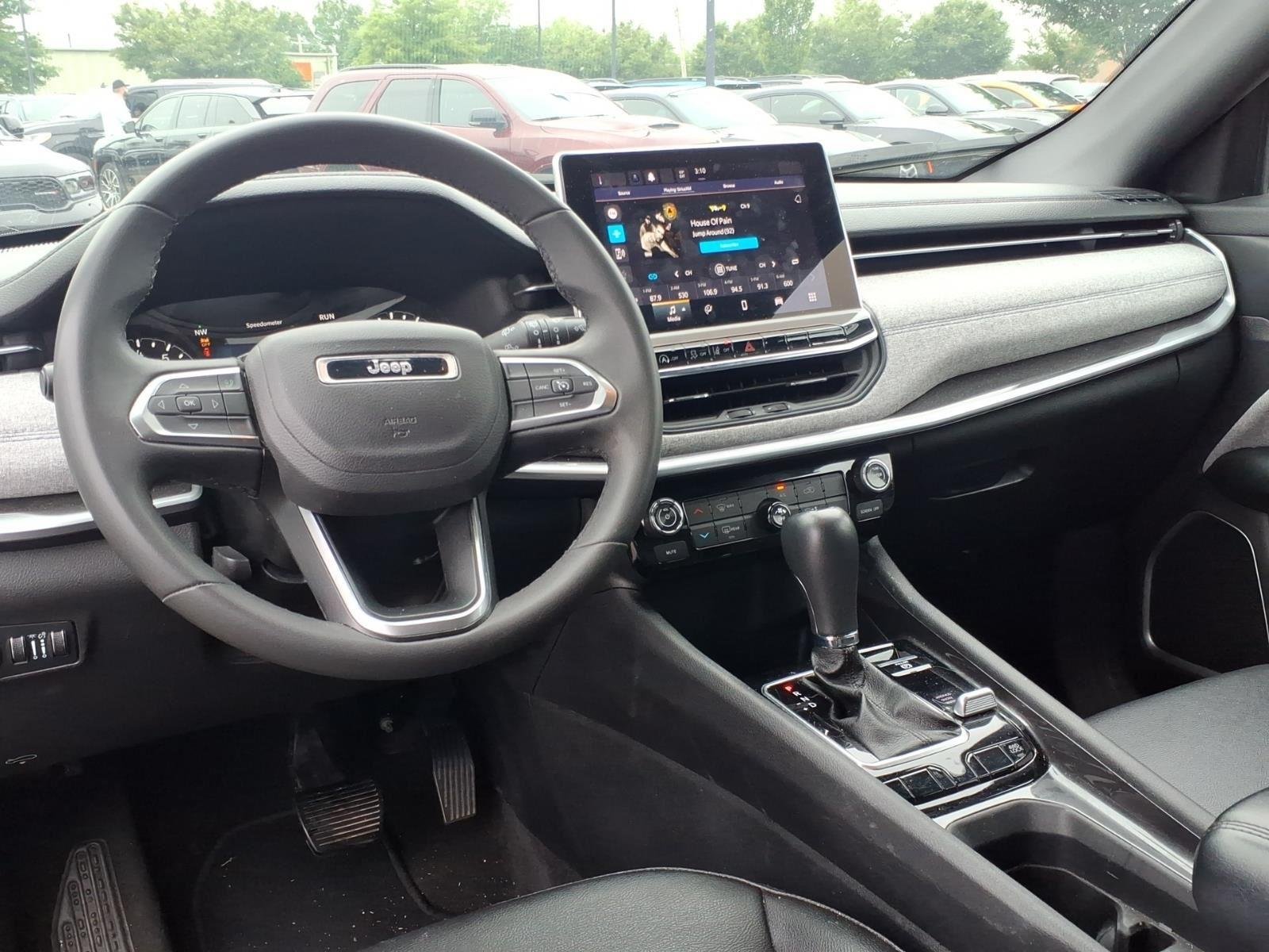 Used 2024 Sting-Gray Clearcoat Jeep Latitude image 19