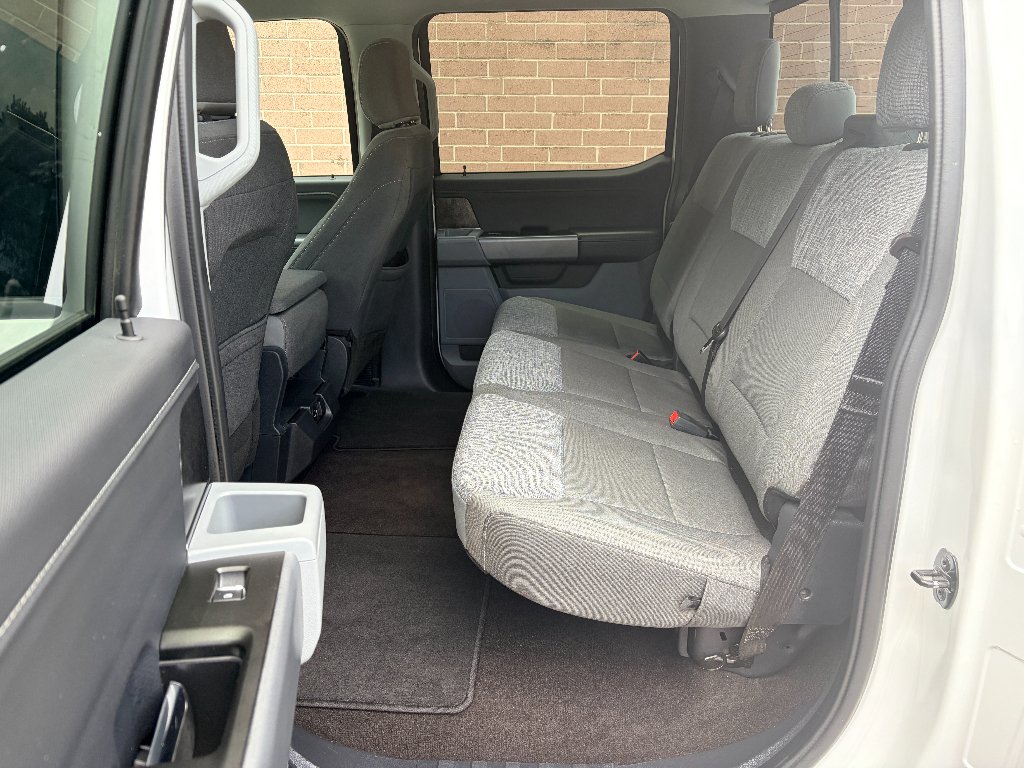Used 2022 Oxford White Ford XLT image 26