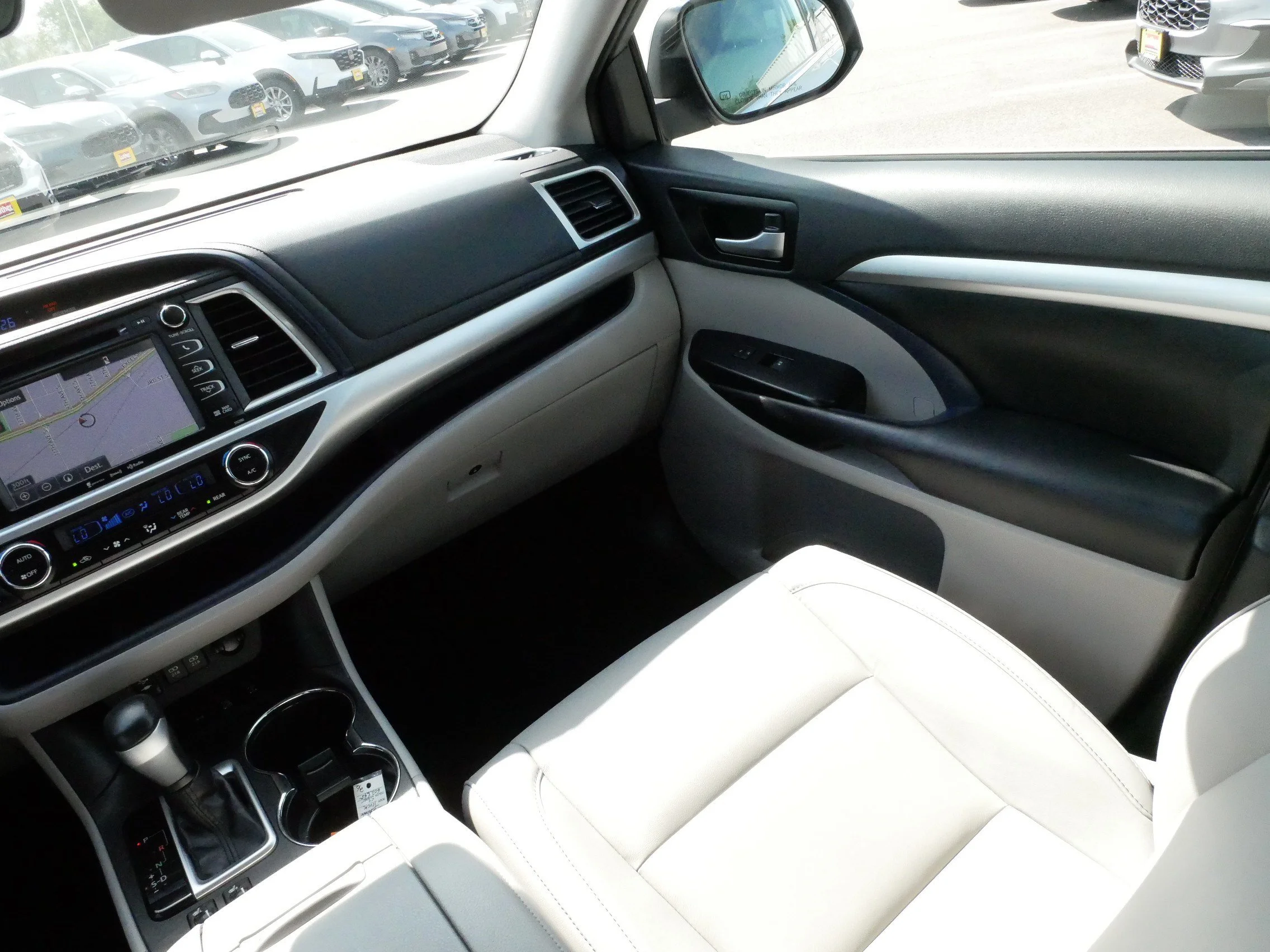 Used 2019 Celestial Silver Metallic Toyota XLE image 11